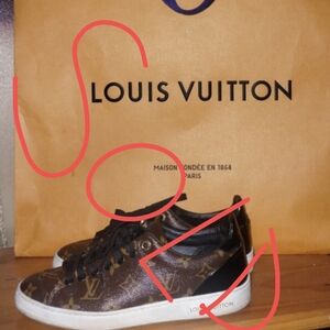 🛑SOLD LAST WEEK ON DIFF APP🛑Louis Vuitton Shoes